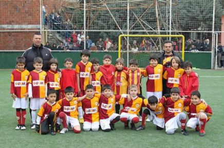 Galatasaray Futbul Okulu Kayıtlarına Başladı