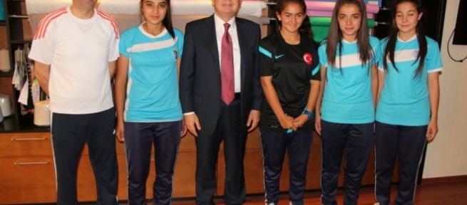 Genç Kızların Hedefi Şampiyonluk