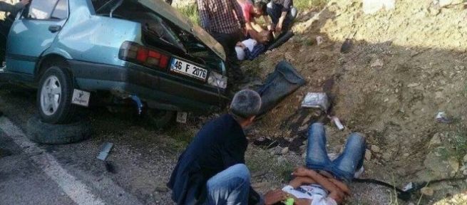 Göksun'da Trafik Kazası: 3 Yaralı