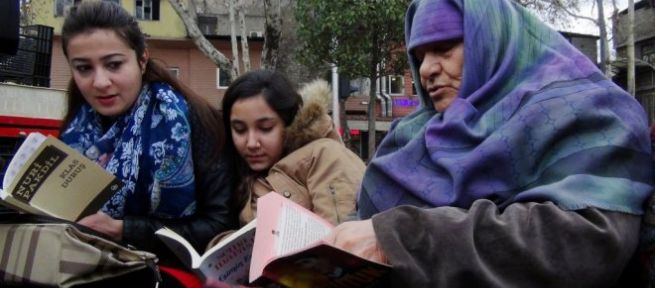 Kahramanmaraş'ta Açık Havada Kitap Okuma Etkinliği