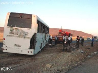 Otobüs Şarampole Yuvarlandı: 48 Yaralı   