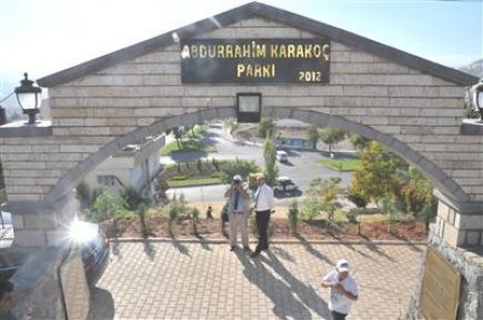 Şair Karakoç'un İsmi Parkta Yaşıyor