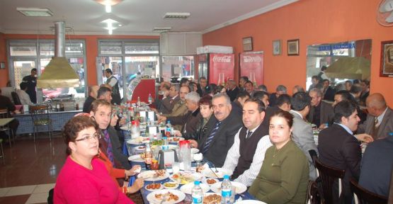 Türk Büro-Sen Üyeleri Yemekte Bir Araya Geldi