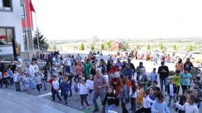 Bahçeşehir Kolejinde 1. Geleneksel İlköğretim Şenliği Düzenlendi